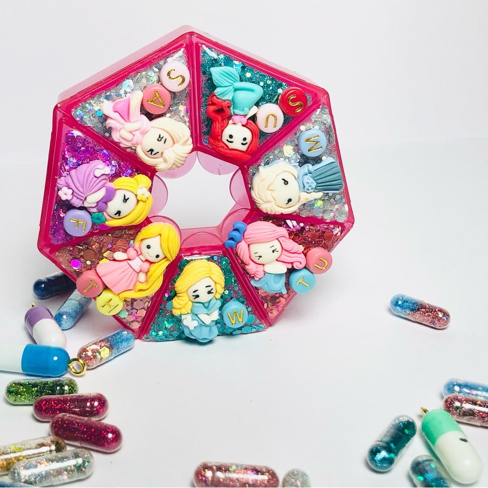 Handmade | Pink Glitter Princesses, 7-Sided Round Pill Case - Picture 2 of 8